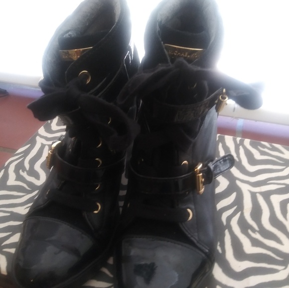 Michael Kors Boot/Platforms - Picture 1 of 6